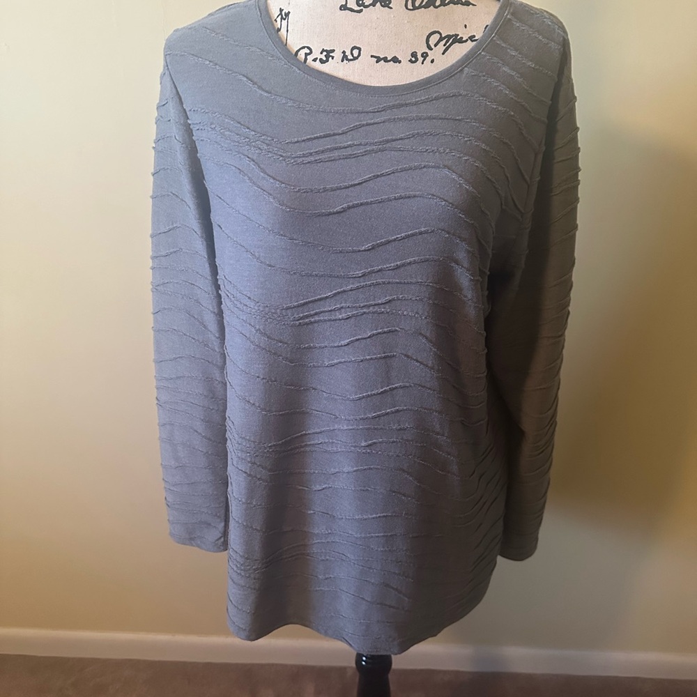 Chico’s Gray Textured Long Sleeve Top